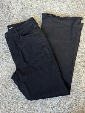 Old Navy Wow Women’s Black Flare Leg Jeans